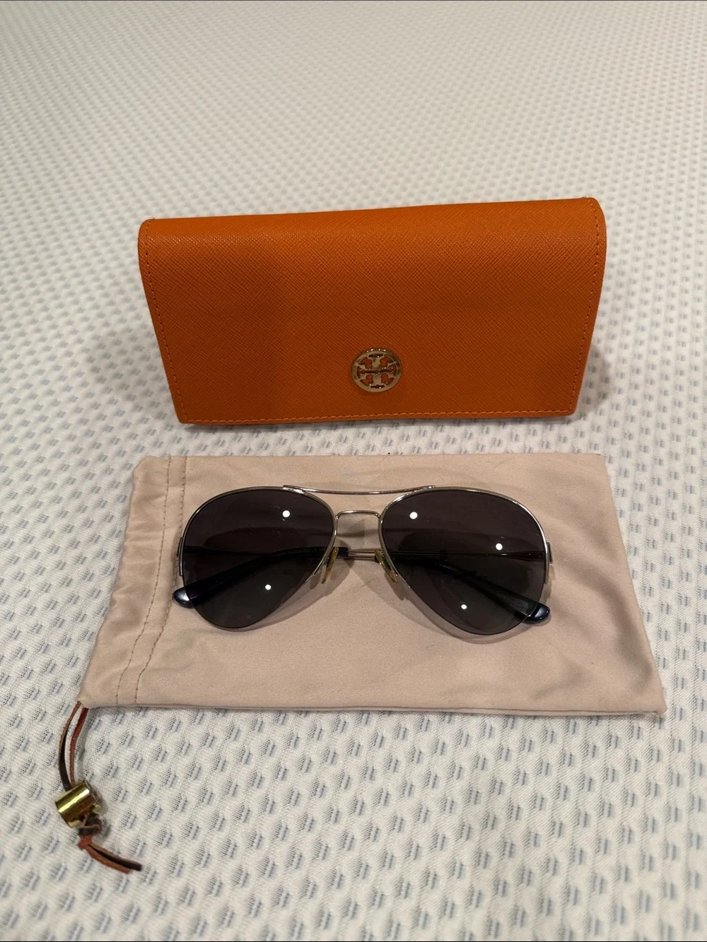Tory Burch Polarized Aviator Sunglasses w/ bag and Saffiano case